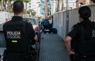 Muere apuñalado un italiano de 35 años en pleno núcleo turístico de la isla de Ibiza