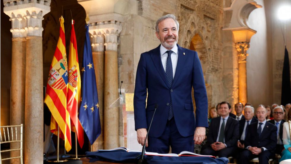 Azcón toma posesión como presidente autonómico: 'Aragón avanza cuando hay acuerdos'