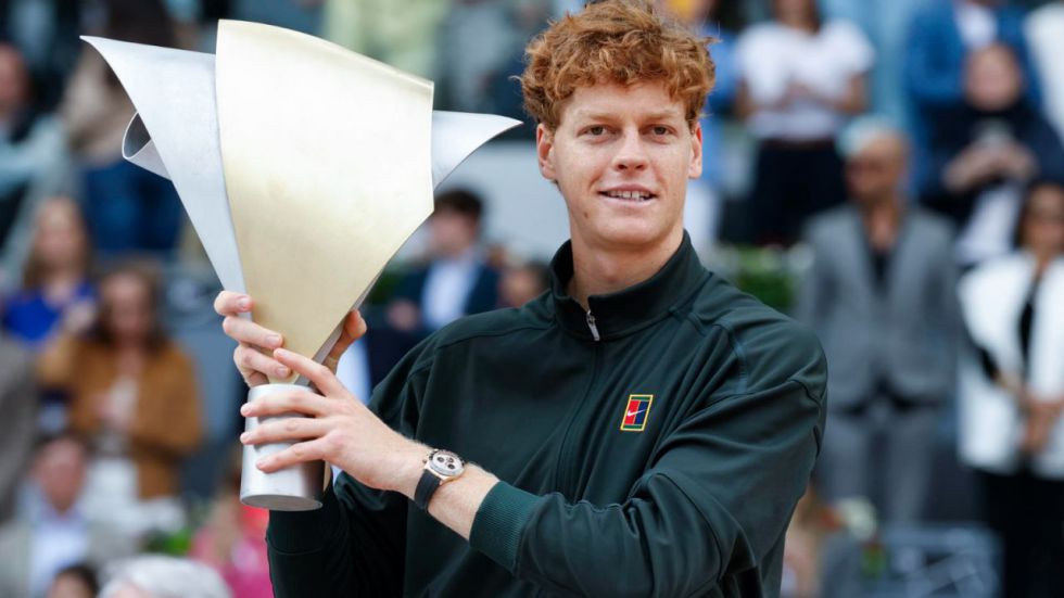 Sinner destroza a Zverev y hace historia en Madrid con su quinto Masters 1.000 seguido