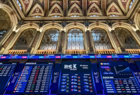 La Bolsa española sube un 1,8% mientras el petróleo cae un 3% y Wall Street sube
 