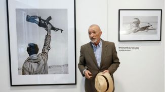 Reverte publica su biografía de guerra: 'Hoy no queremos mirar ni que nos cuenten la verdad'