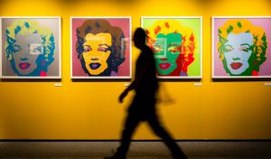 Andy Warhol abandera una muestra sobre el arte pop desde los 50 a la actualidad