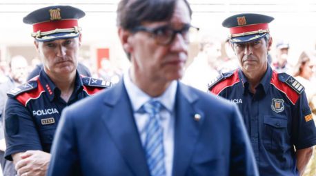 La infiltración de mossos en una asamblea docente indigna a los profesores catalanes