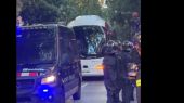 Ultras del Barcelona apedrean el autobús del Real Madrid... y el de su propio equipo