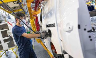 Stellantis redibuja el mapa del automóvil en España: electrificación, empleo y una alianza clave con Leapmotor