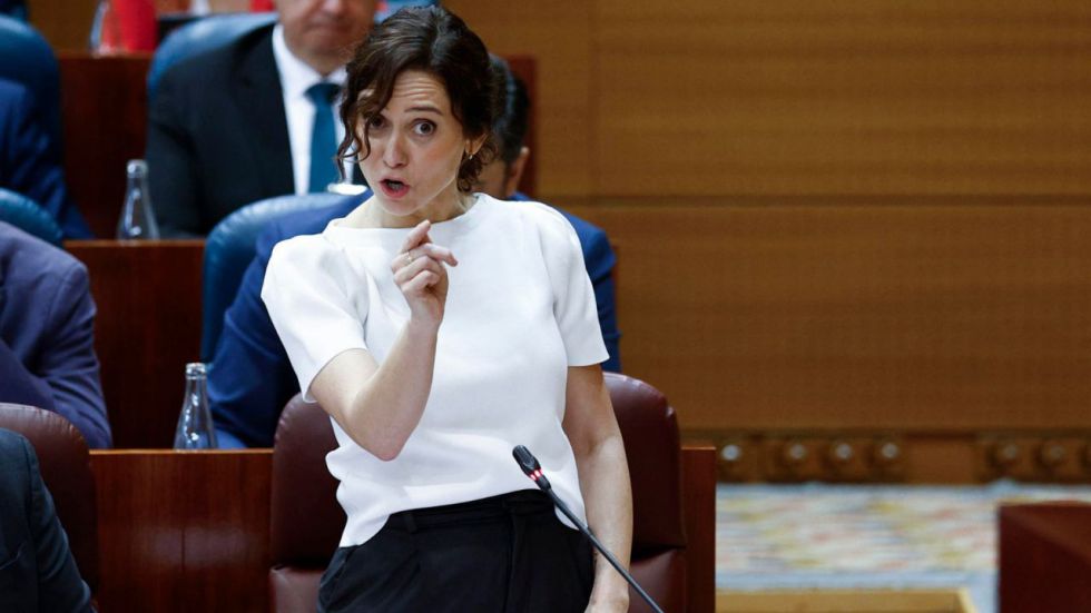 Ángel Víctor Torres dice que no ha contactado con Ayuso y la presidenta madrileña le desmiente