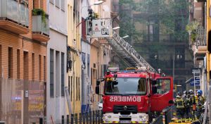 La explosión de una bombona de butano en un edificio deja once heridos en Barcelona
 