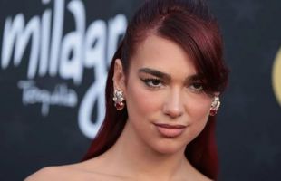 Demanda millonaria de Dua Lipa a Samsung