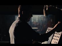 Juanma Moreno desvela que él canta 'Kilómetro Sur', el himno de campaña del PP