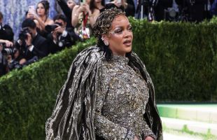 Rihanna relata cómo fue el tiroteo a su casa