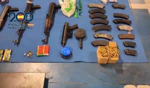 Rifles de asalto y granadas: así custodian ahora los narcos sus alijos en España