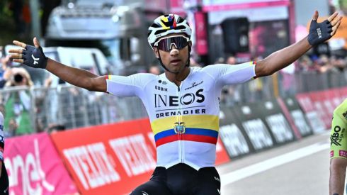 Giro Italia. Narváez sella su doblete en un final apoteósico en Fermo