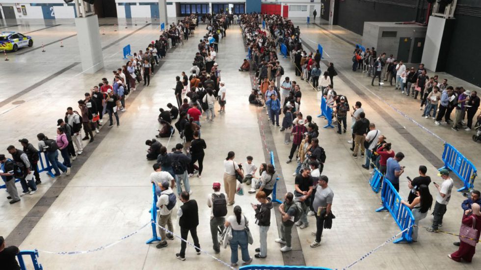 Primer mes de regularización de inmigrantes, en medio del atasco burocrático