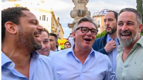 Vox dice no tener prisa para hablar de 'sillones', pero cree que puede 'condicionar' a Moreno