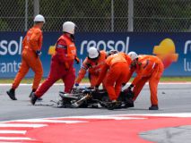 GP Cataluña. Terrible accidente de Álex Márquez a 212 km/h: fractura de clavícula y vértebra