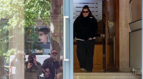La Policía Nacional registra el despacho de Zapatero y las sedes de tres empresas, entre ellas la de sus hijas