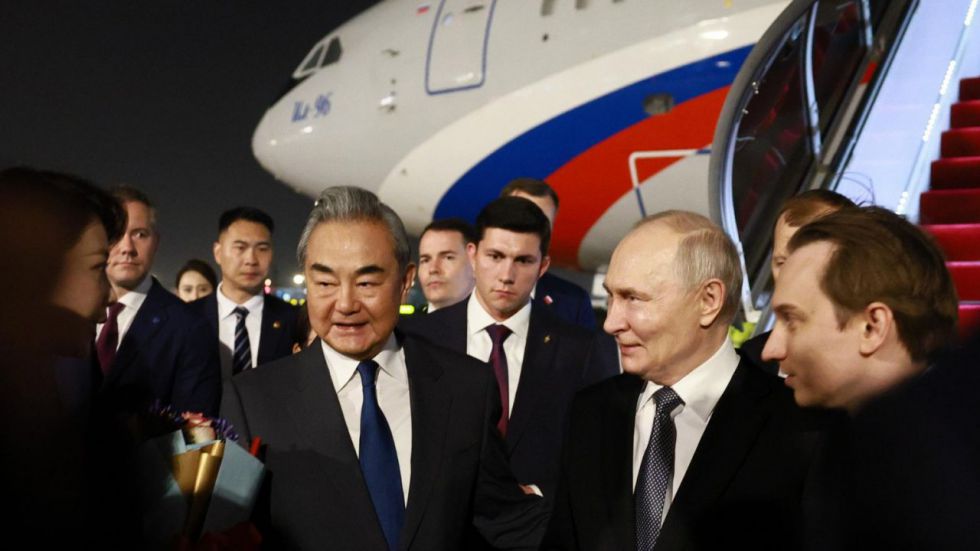 Putin llega a China para reunirse con Xi pocos días después de Trump