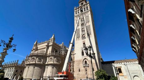 Arrancan las obras de restauración del remate renacentista de la Giralda de Sevilla
 