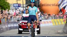 Giro Italia. Bettiol logra una gran victoria en Verbania