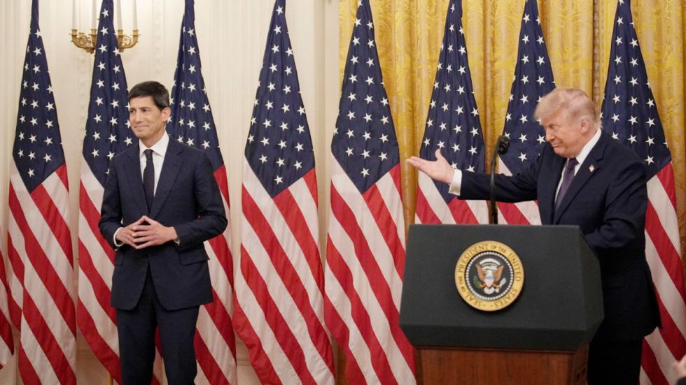 Kevin Warsh toma juramento como nuevo presidente de la Reserva Federal