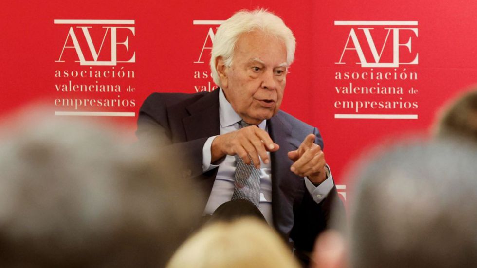 González pide a Sánchez que convoque elecciones para no dañar más al PSOE y a España