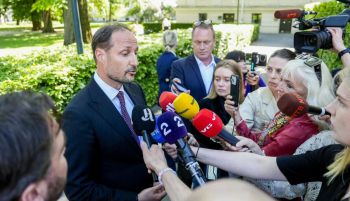 El príncipe Haakon de Noruega, 'preocupado' por el estado de salud de Mette-Marit
 