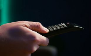 El Gobierno adjudica a los accionistas de Prisa el nuevo canal de televisión en abierto
