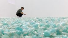 El Museo Reina Sofía presenta Dulce venganza de Gonzalez-Torres, que aúna levedad y fuerza política