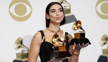 Dua Lipa prepara su boda en Sicilia para principios de junio, según medios italianos