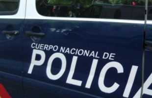 Detenida por apuñalar a su pareja en Almería, que se salvó con un torniquete de emergencia