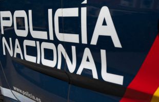 Tres heridos leves, dos por arma blanca, en una pelea frente a una discoteca de Palencia