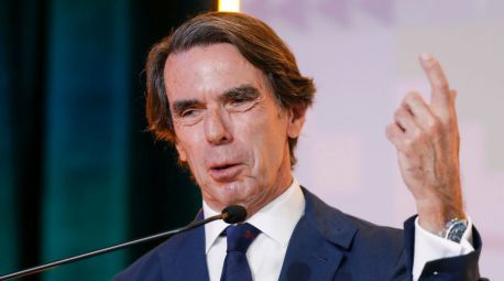 Aznar arremete contra el Gobierno: 'Es una banda de incompetentes y corruptos'