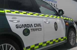 Tres muertos y tres heridos graves en un choque entre una furgoneta y un camión en Huesca