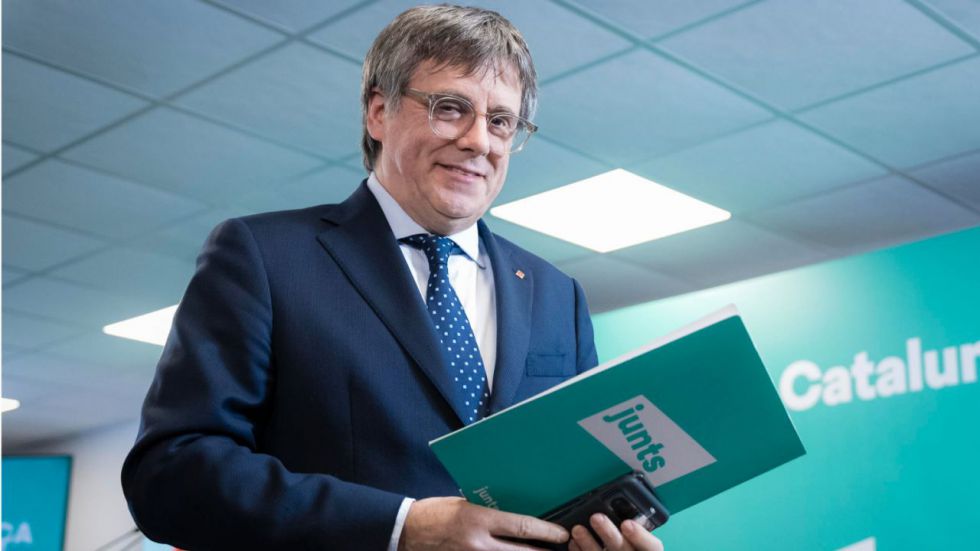 Junts reta a Feijóo a ir a Waterloo si tiene una oferta 'seria' para una moción de censura