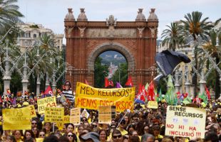 Los docentes catalanes convocan una nueva huelga en Barcelona durante la visita del papa