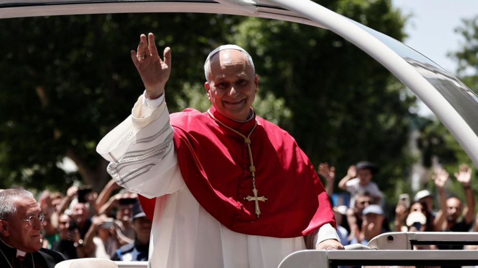El Papa ha recorrido las calles de Madrid en el papamóvil ante 130.000 fieles
