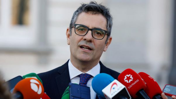 El juez Pedraz requiere la información del ex viceministro venezolano, mencionado en las libretas de Leire Díez.