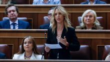 La bronca de Álvarez de Toledo a Bolaños: 'Deje de invocar el nombre del Papa en vano'