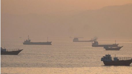 
EEUU dispara a un petrolero en Omán por segundo día consecutivo en medio de la tensión con Irán

 