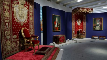 Bordados, tapices y tejidos: los ricos textiles de la Corte española