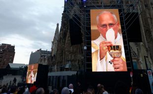Canal 24h mejora con la cobertura de los actos del Papa