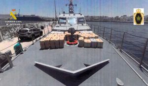 La Guardia Civil y Marruecos frustran un alijo de 5.000 kilos de hachís en el Estrecho
