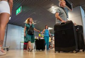 La UE fija que las aerolíneas incluyan el equipaje de mano en el precio final del billete