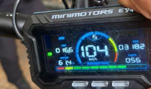 Interceptan un patinete manipulado que alcanzó 104 km/h durante una fuga