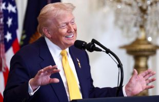 Líderes mundiales felicitan a Donald Trump por su 80 cumpleaños