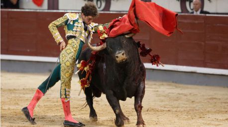 Corrida de Beneficiencia: esfuerzo de la terna y en especial de Víctor Hernández bajo una fuerte tormenta