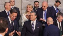 EEUU anuncia que revisará su presencia militar y sus bases en Europa