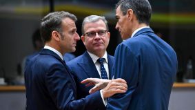 Sánchez, también solo en la UE: los líderes europeos critican su 'papeles para todos'