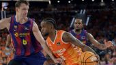 Liga ACB. El Valencia de Montero tumba al Barça y está a un triunfo del título