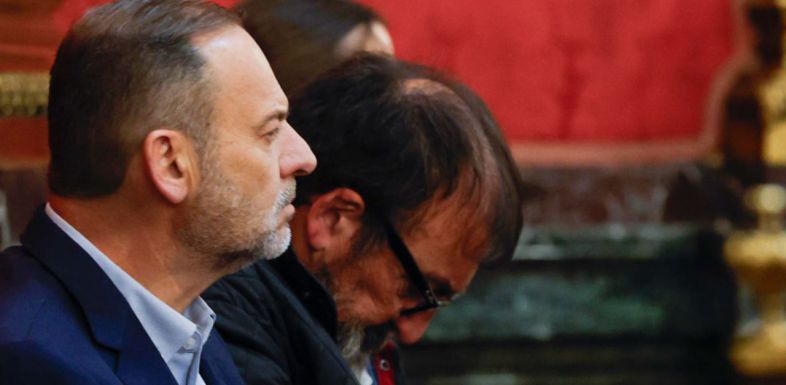 El Alto Tribunal, sin embargo, suspende la ejecución de la condena para Aldama por su 'aportación al descubrimiento de los delitos'.